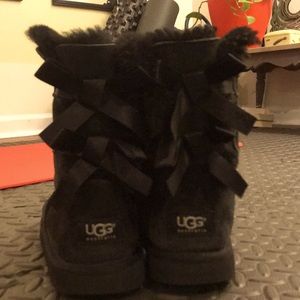 Black Bailey Bow II Uggs